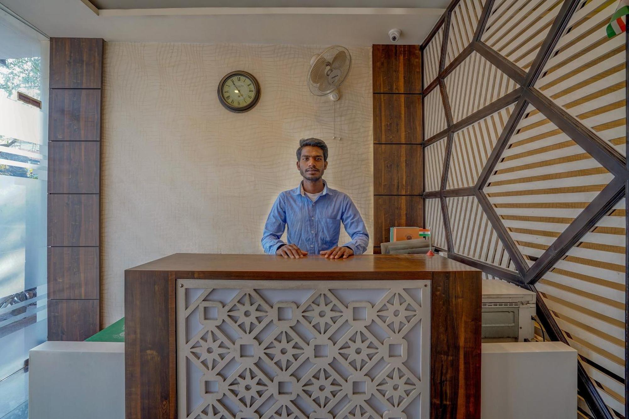 Super Hotel O Traveller Inn Lakhnaú Exteriér fotografie