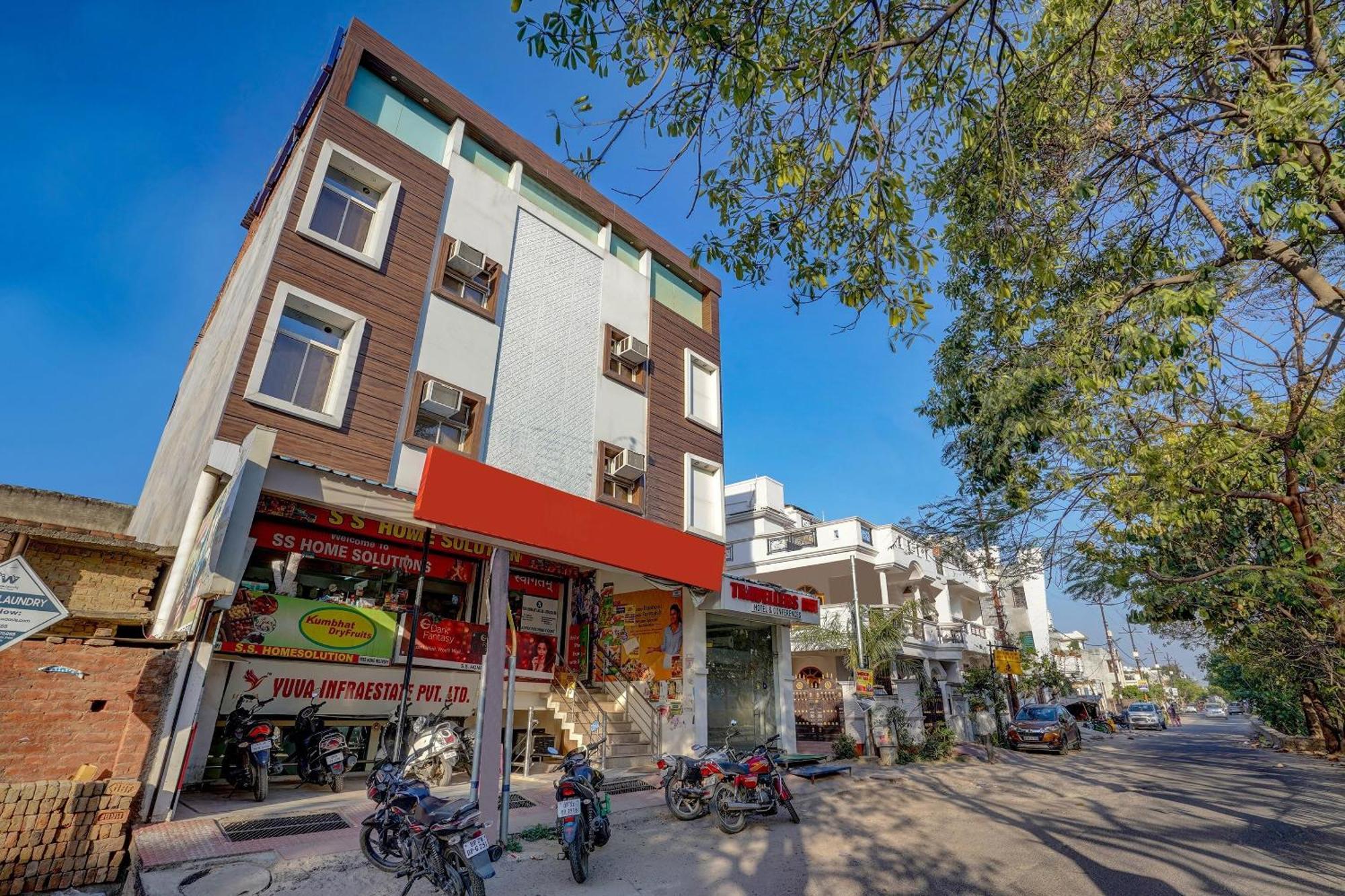 Super Hotel O Traveller Inn Lakhnaú Exteriér fotografie